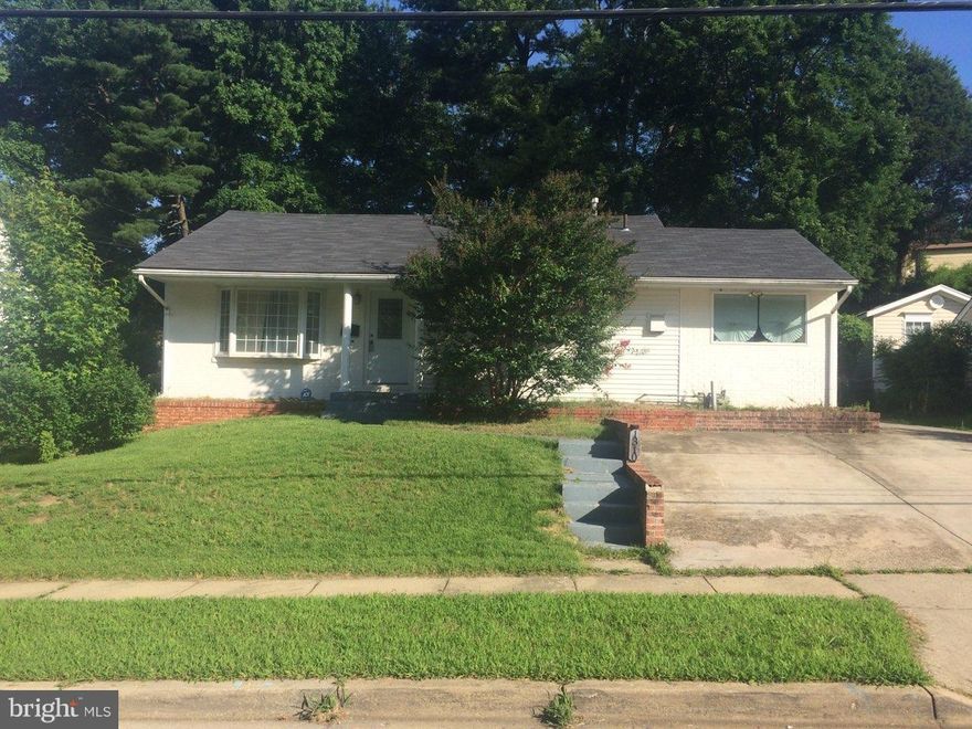 Rambler with stainless steel appliances, granite counters, gleaming wood floors. Two very large BR's on main level with full bath; lower level has a full BR and bath as well and is fully finished. Additional sunroom/office/den off kitchen.  Just minutes from National Harbor, Beltway, Route 210, and DC!!