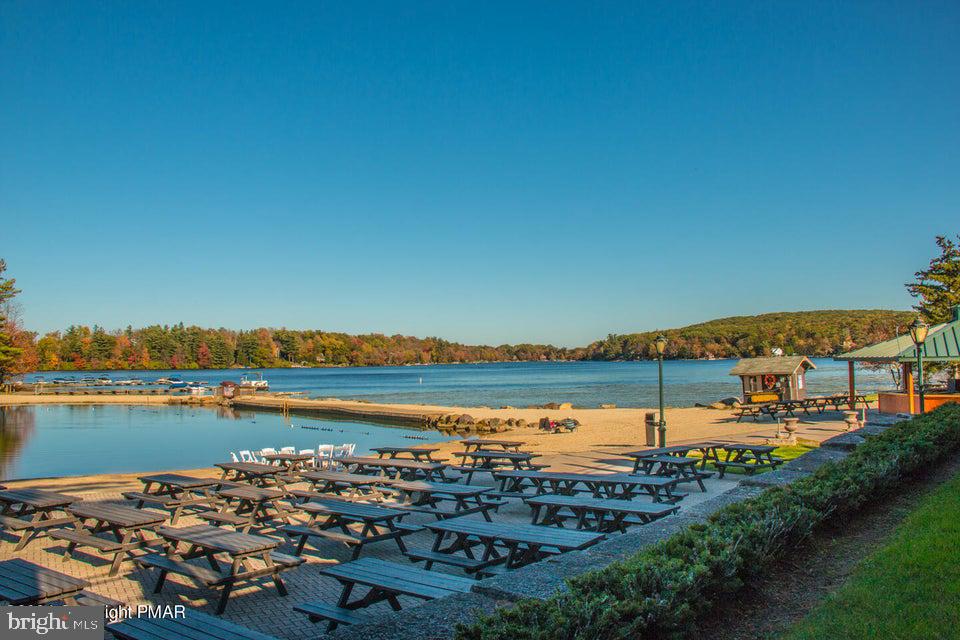 LAKE HARMONY - Residential