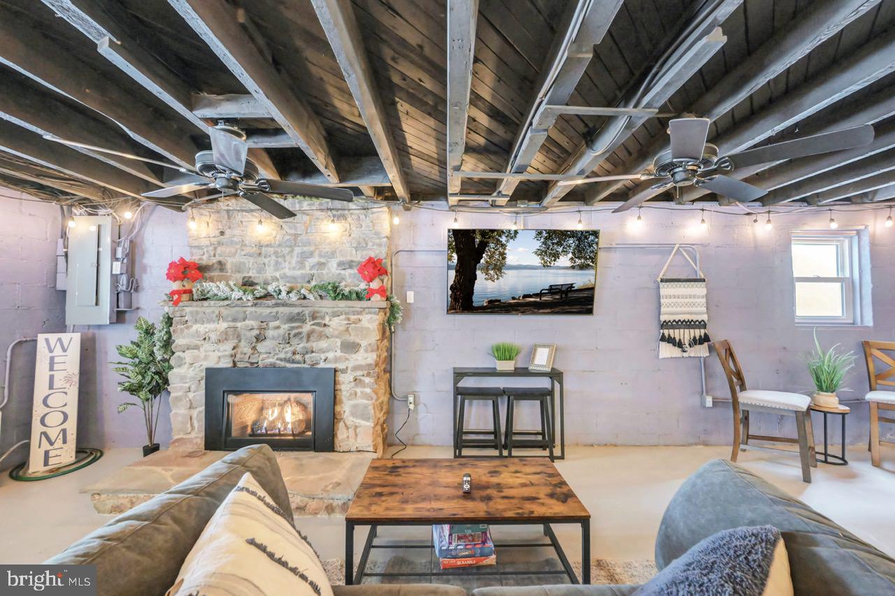 LAKE HARMONY - Residential