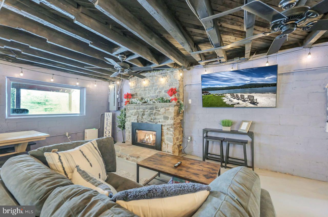 LAKE HARMONY - Residential