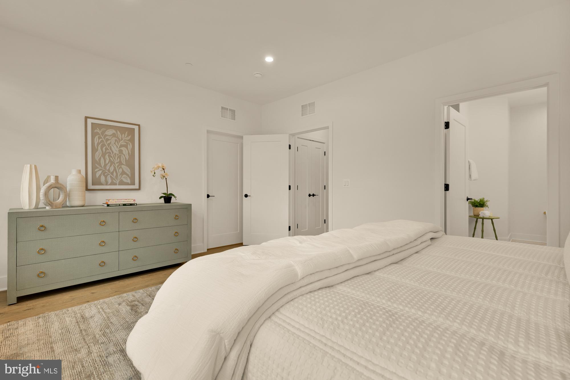 WESTBARD SQUARE - Residential