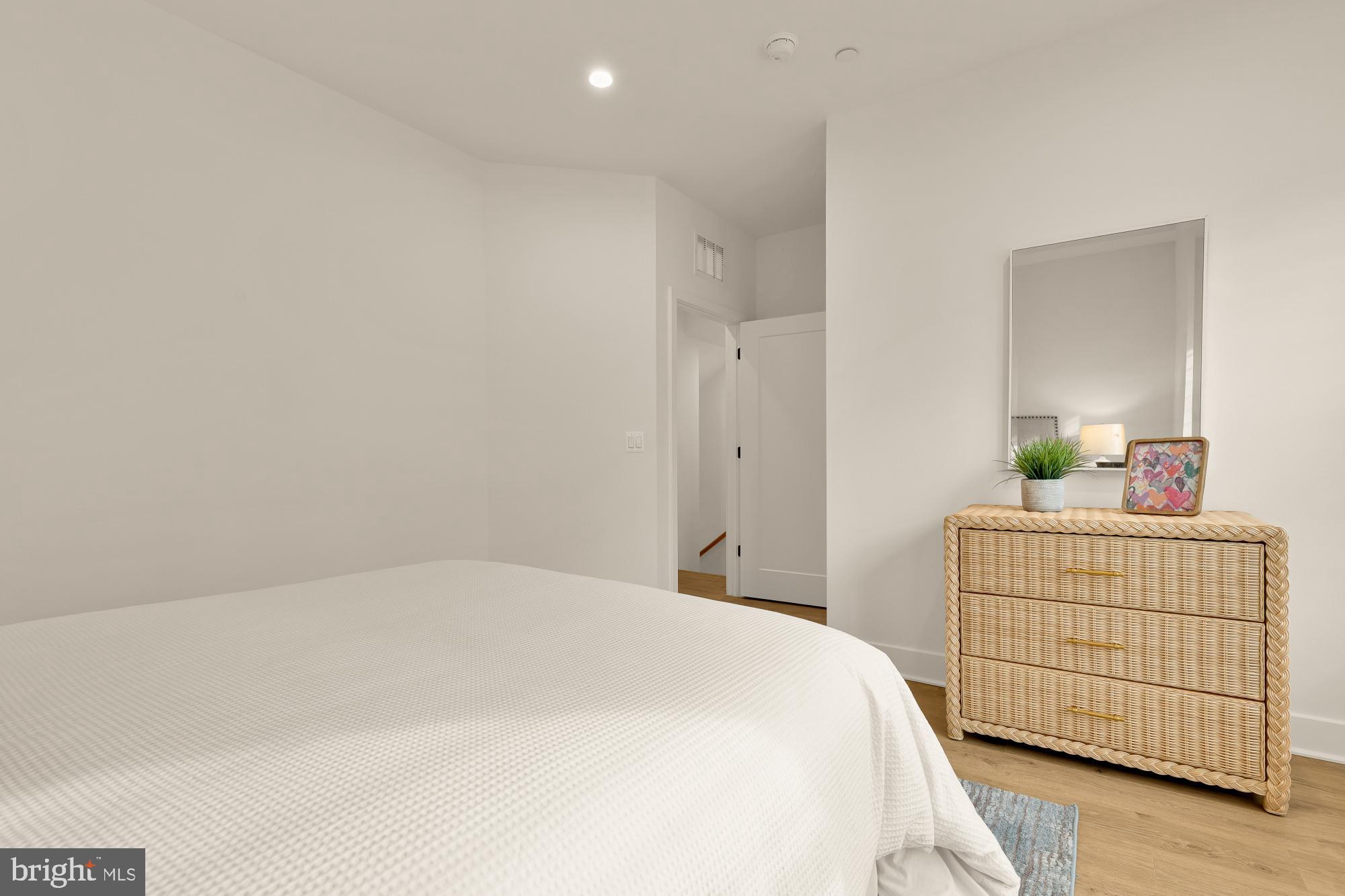 WESTBARD SQUARE - Residential