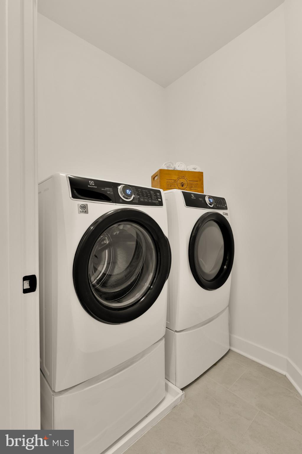 WESTBARD SQUARE - Residential