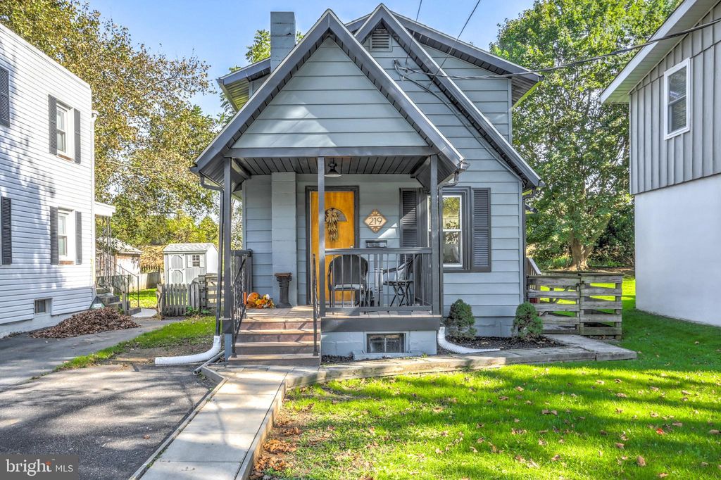 Photo of 219 Noble Street, Lititz, PA 17543 (MLS # PALA2042200)