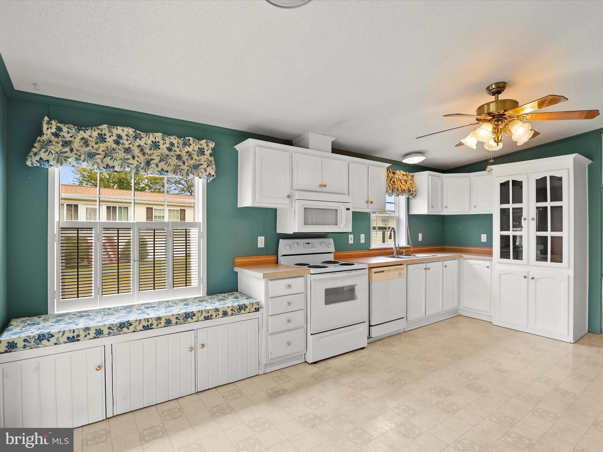 EAGLE VIEW COMMUNITY - Residential