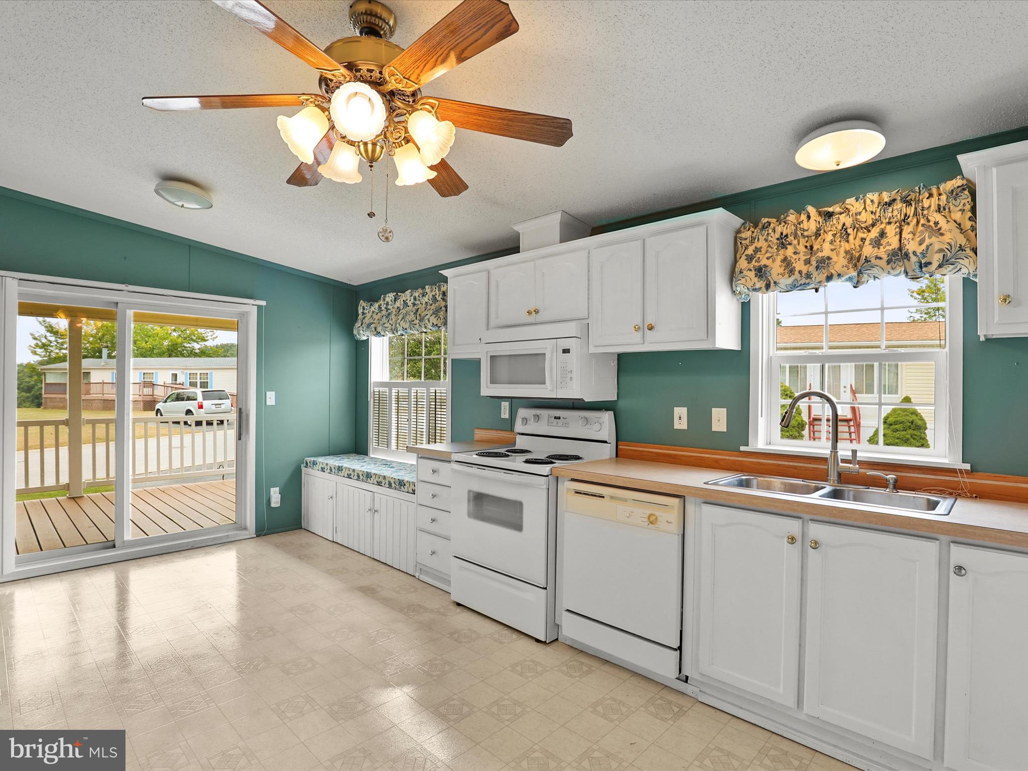 EAGLE VIEW COMMUNITY - Residential