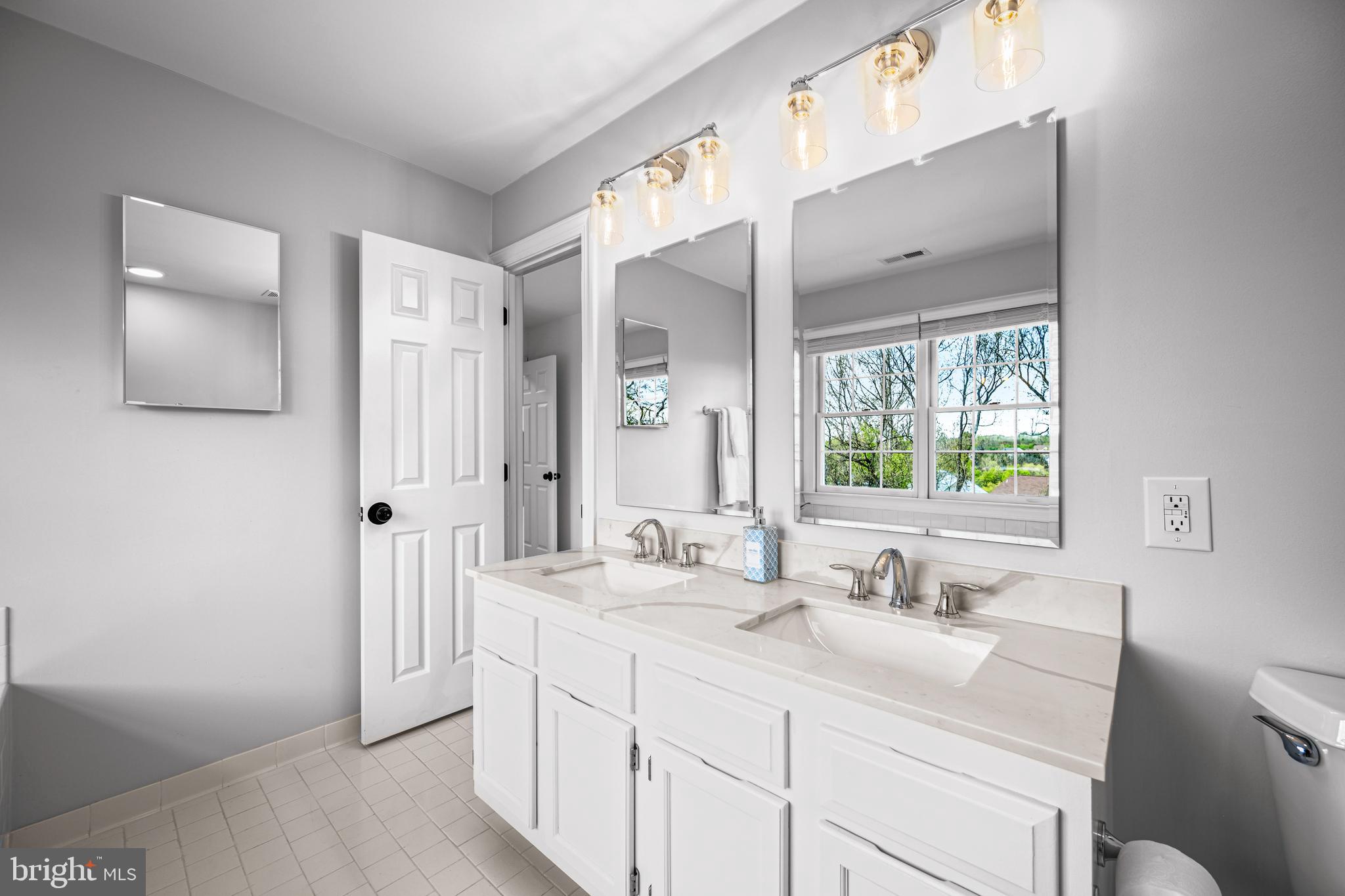 ROCKBURN TOWNSHP - Residential