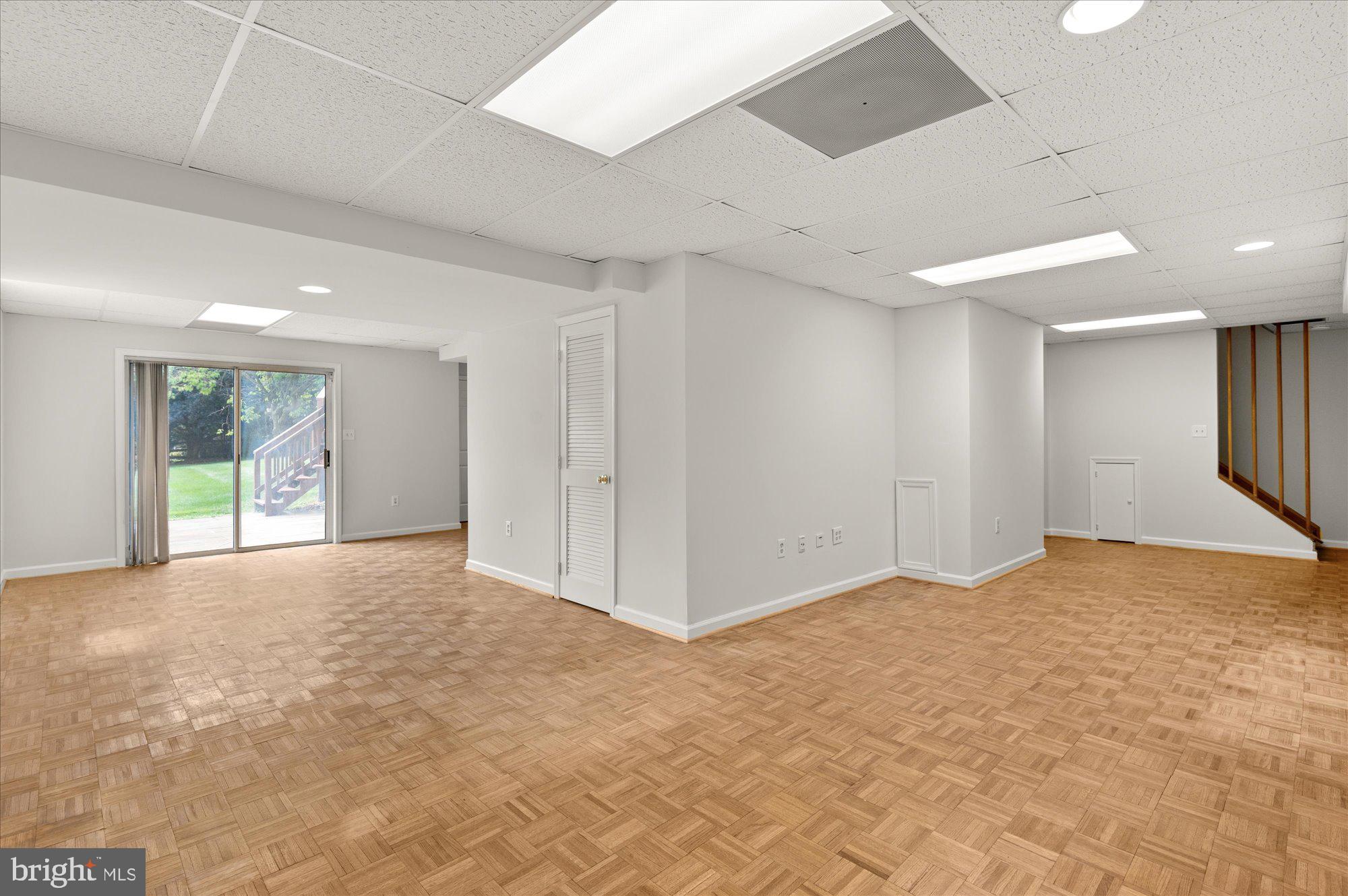 KENTSDALE ESTATES - Residential