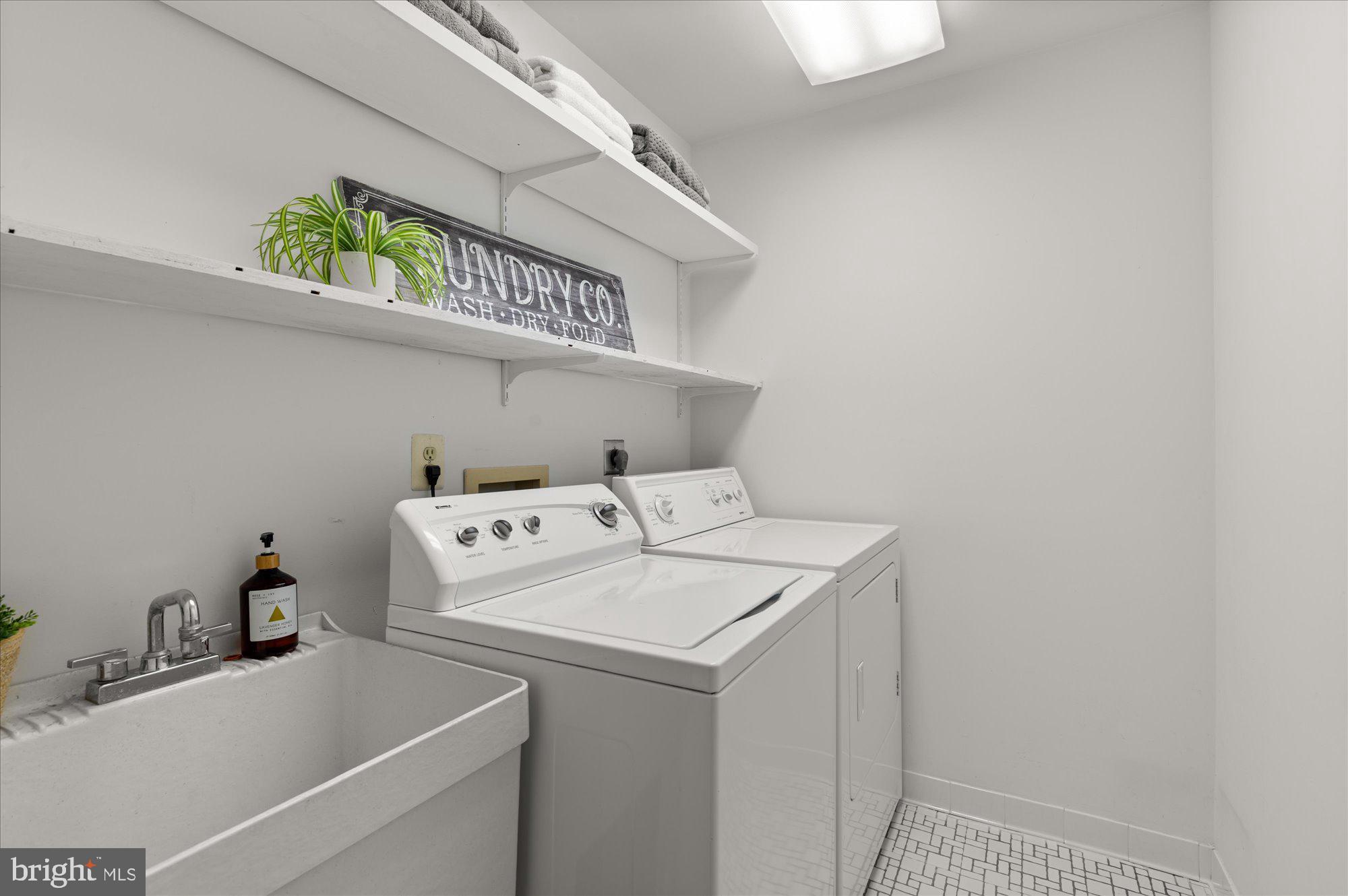 KENTSDALE ESTATES - Residential