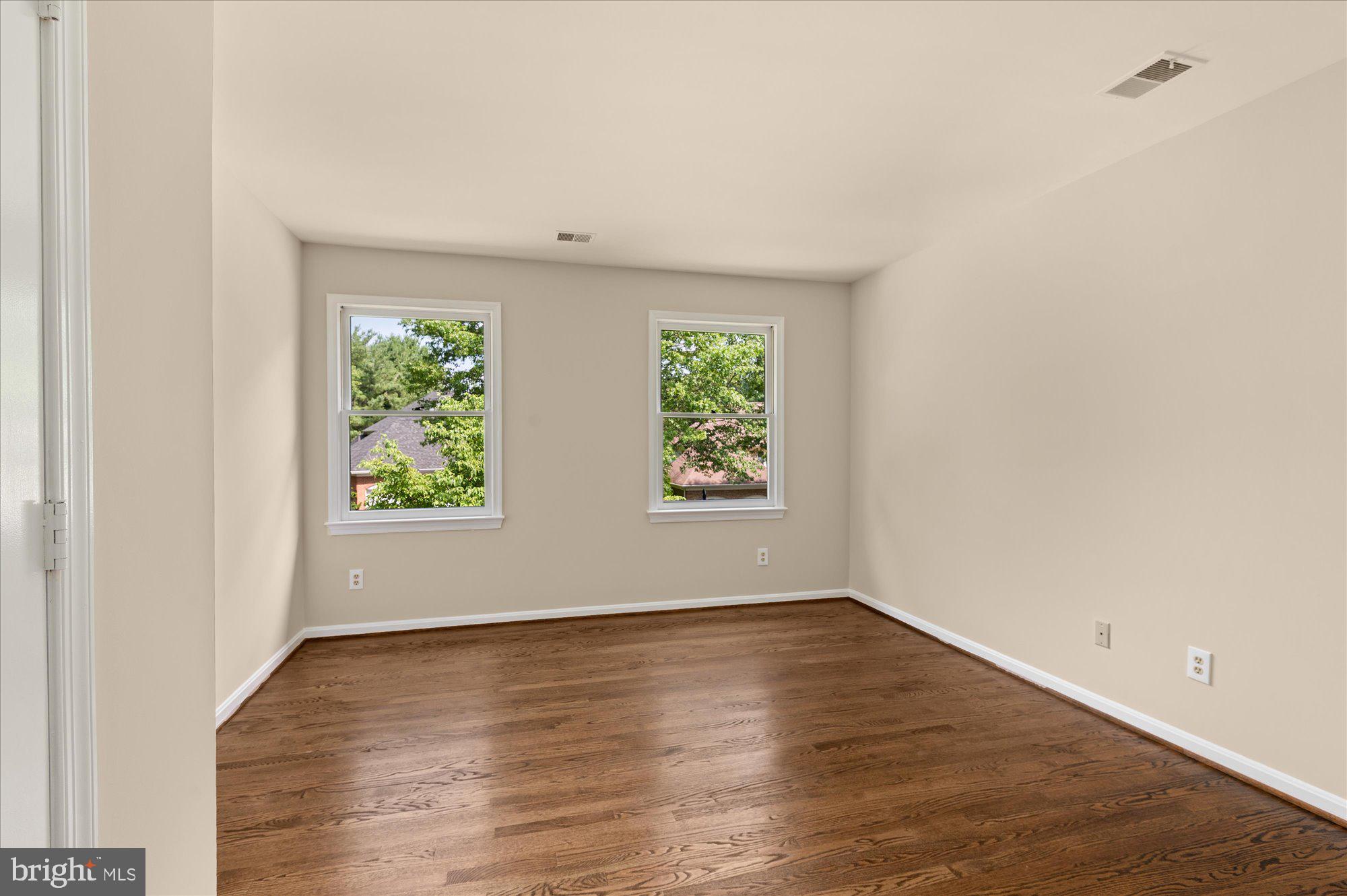 KENTSDALE ESTATES - Residential