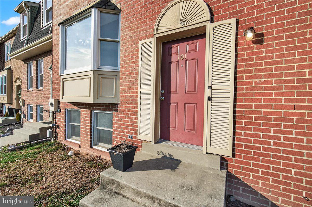 COLONY VILLAGE - Residential