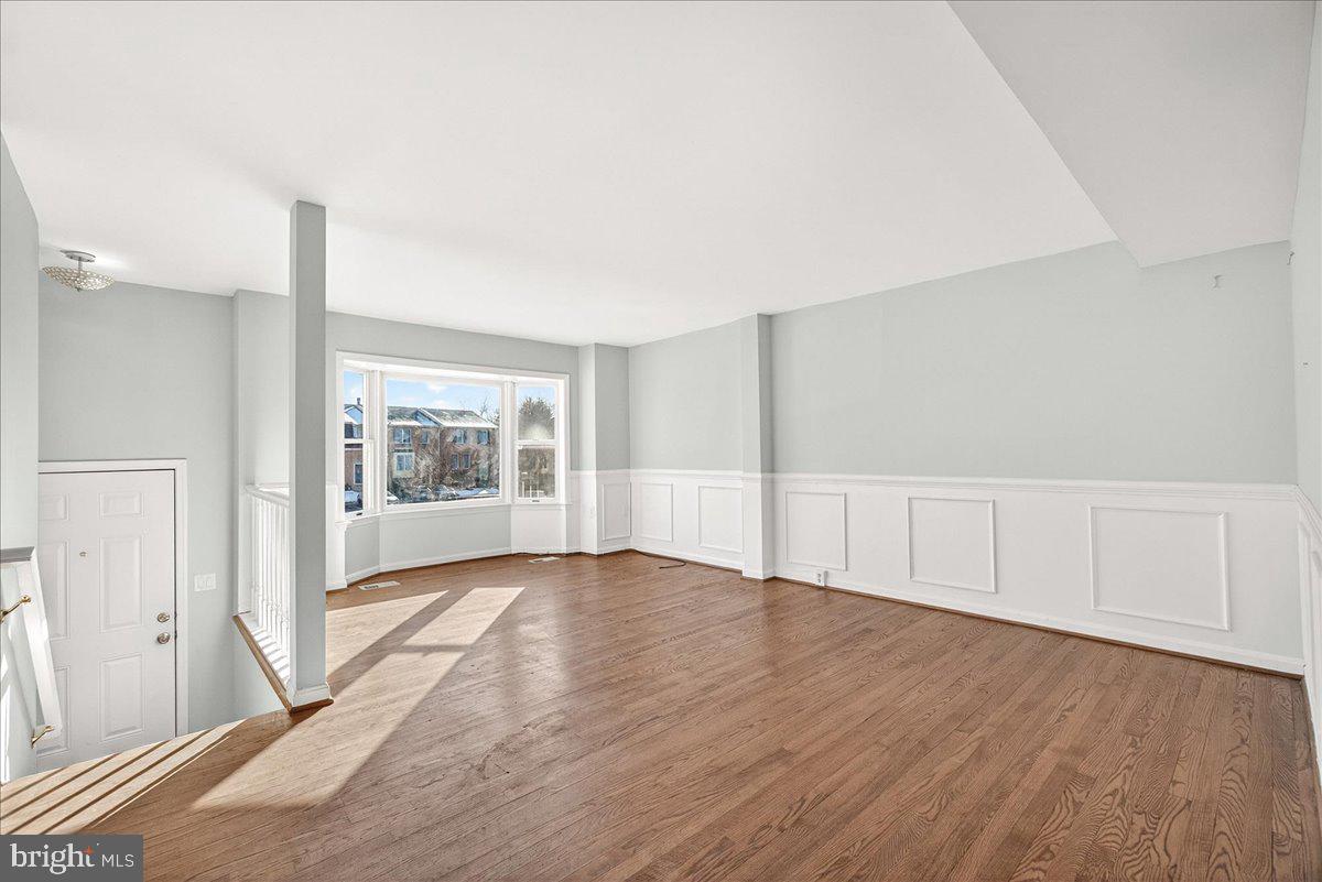 COLONY VILLAGE - Residential