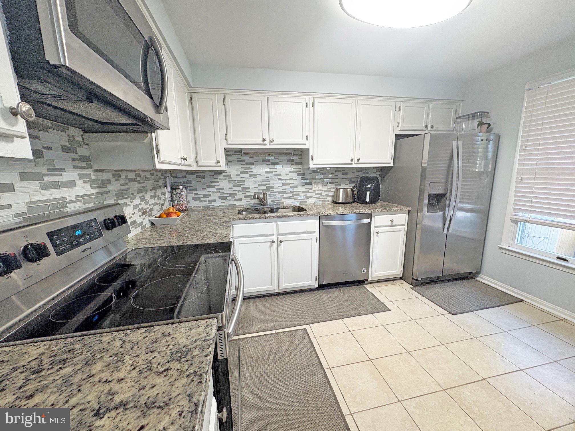 COLONY VILLAGE - Residential