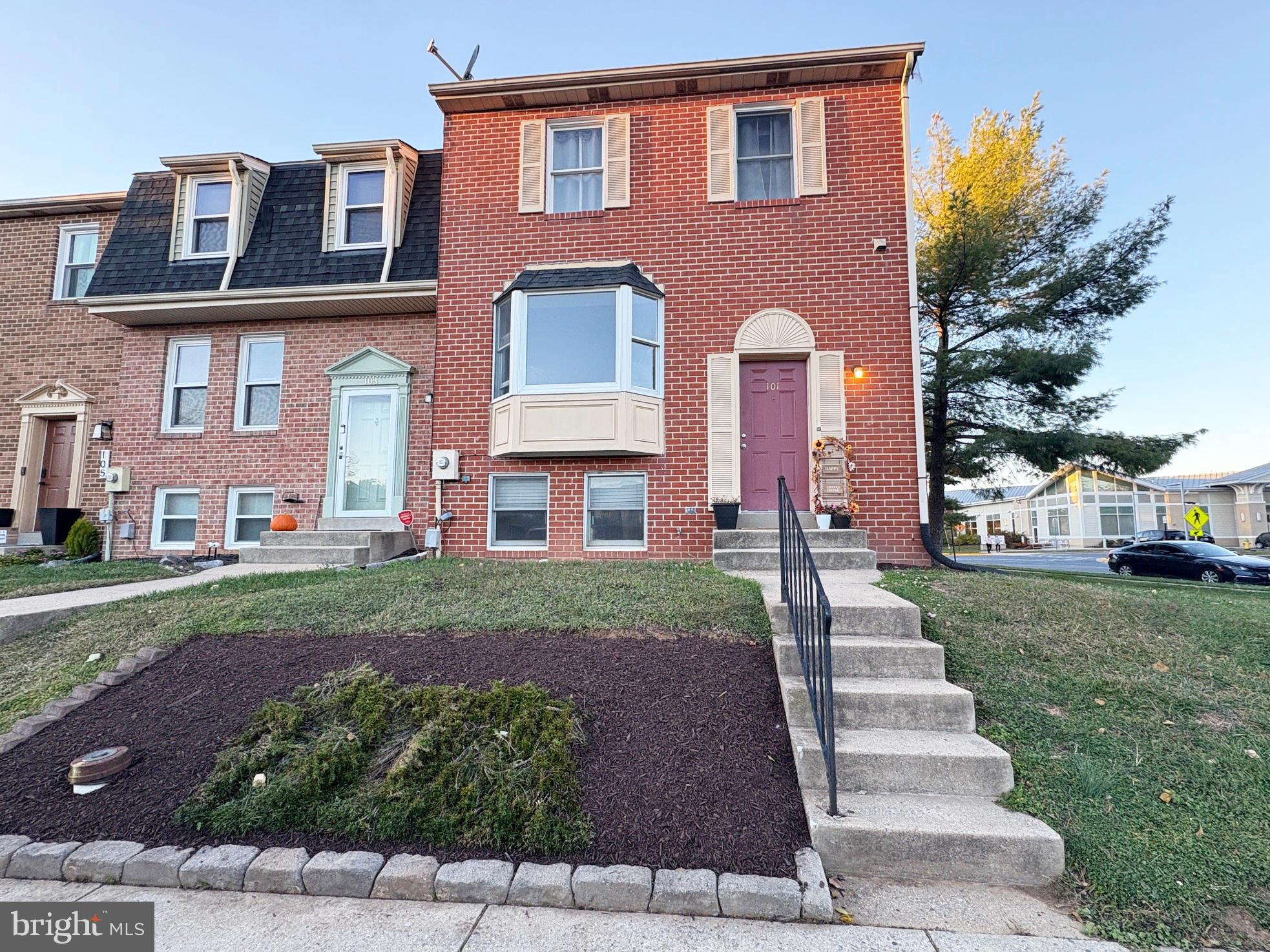 COLONY VILLAGE - Residential