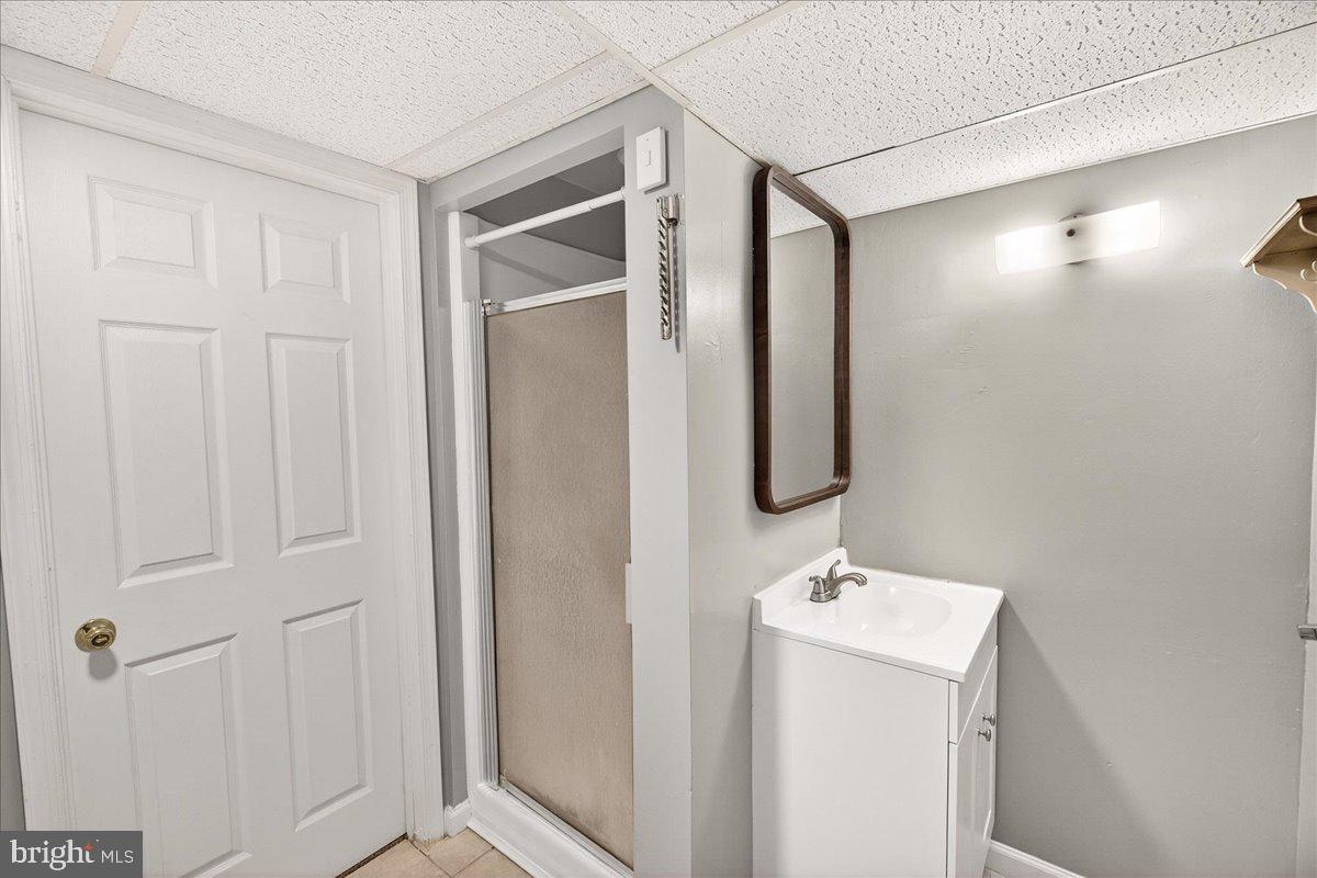 COLONY VILLAGE - Residential