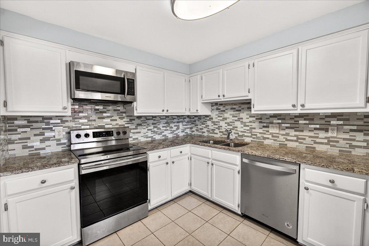 COLONY VILLAGE - Residential