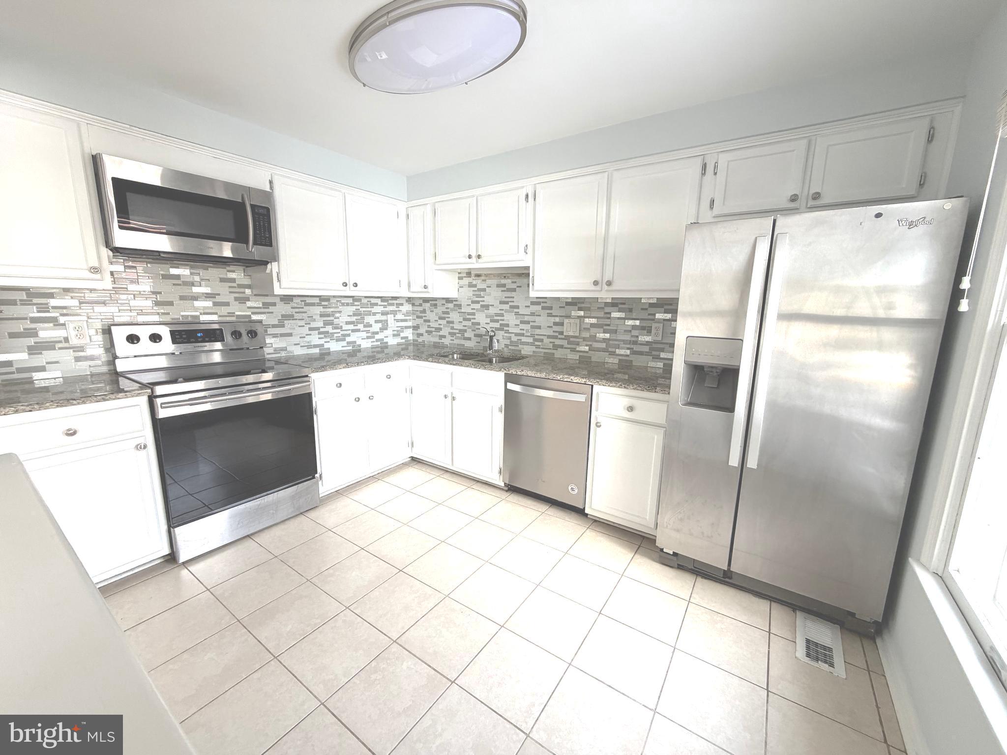 COLONY VILLAGE - Residential