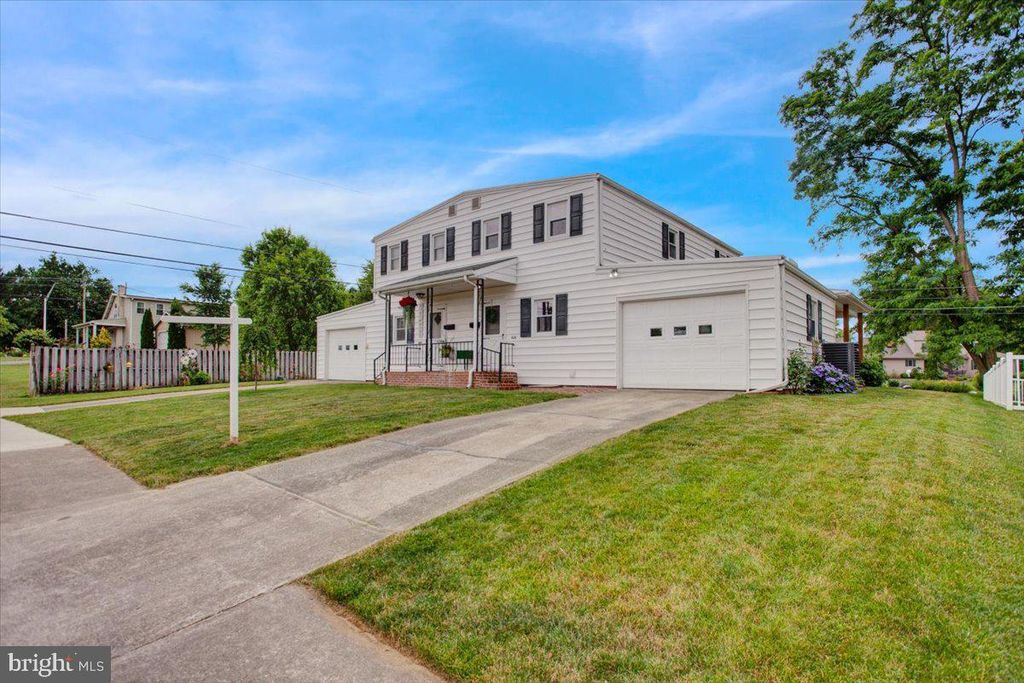 Photo of 406 W 6th Street, Lititz, PA 17543 (MLS # PALA2052306)