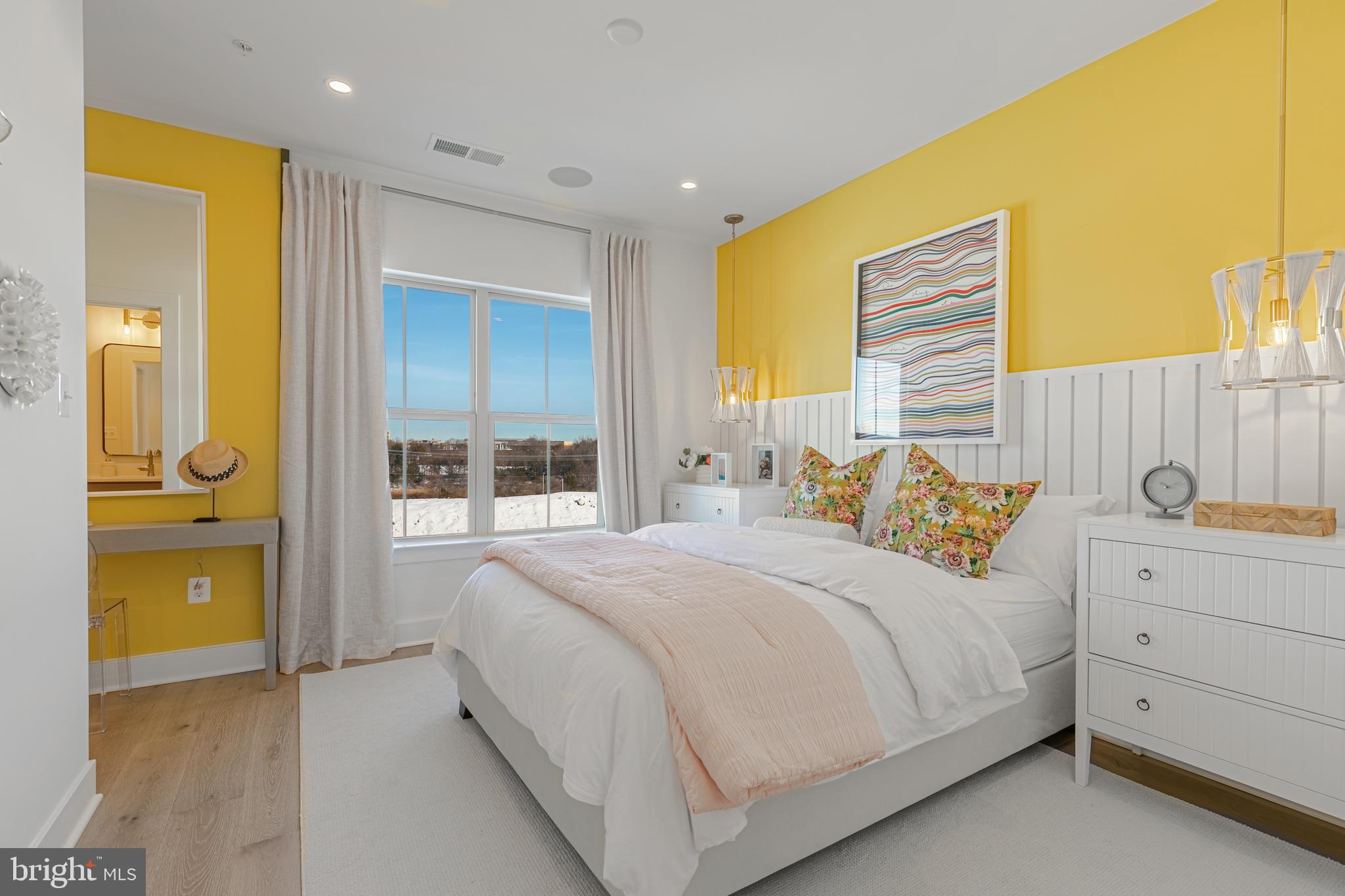 VANTAGE HILL - Residential
