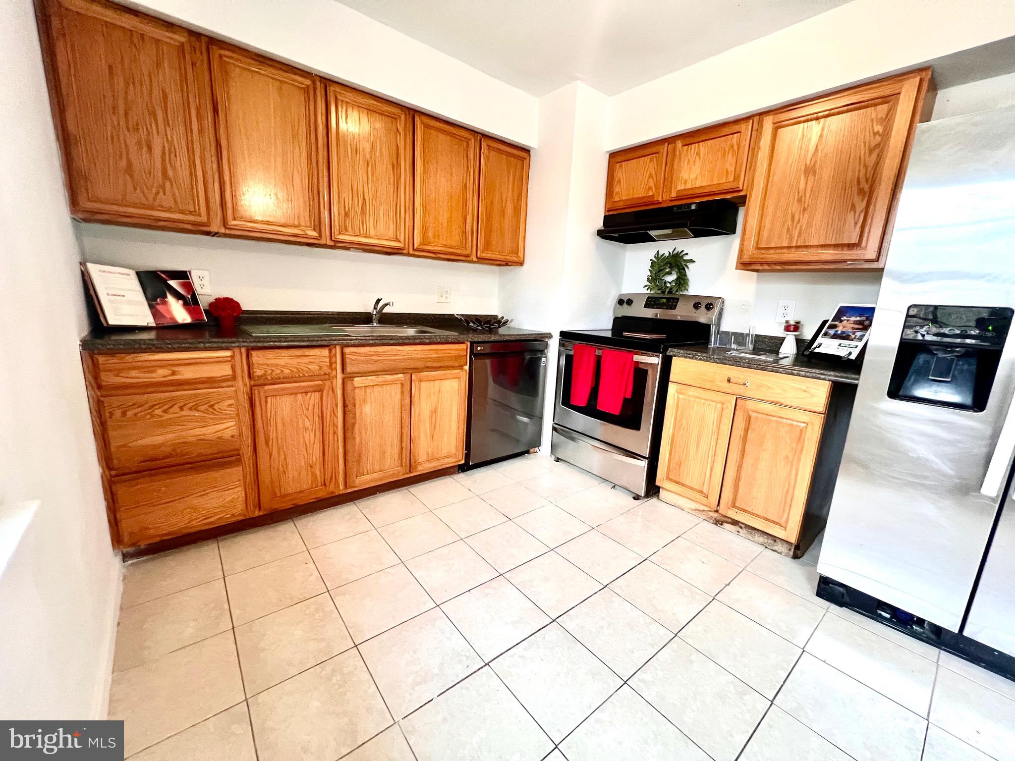 BEVERLY PARK - Residential