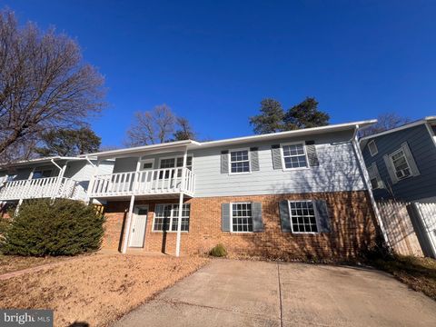 Photo of 7219 Beverly Park Drive, SPRINGFIELD, VA 22150 (MLS # VAFX2290850)