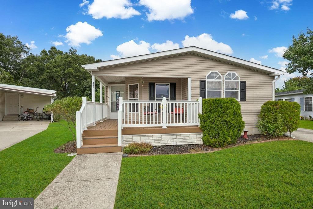 Photo of 492 Shadowcreek Ln, WILLIAMSTOWN, NJ 08094 (MLS # NJGL2062308)