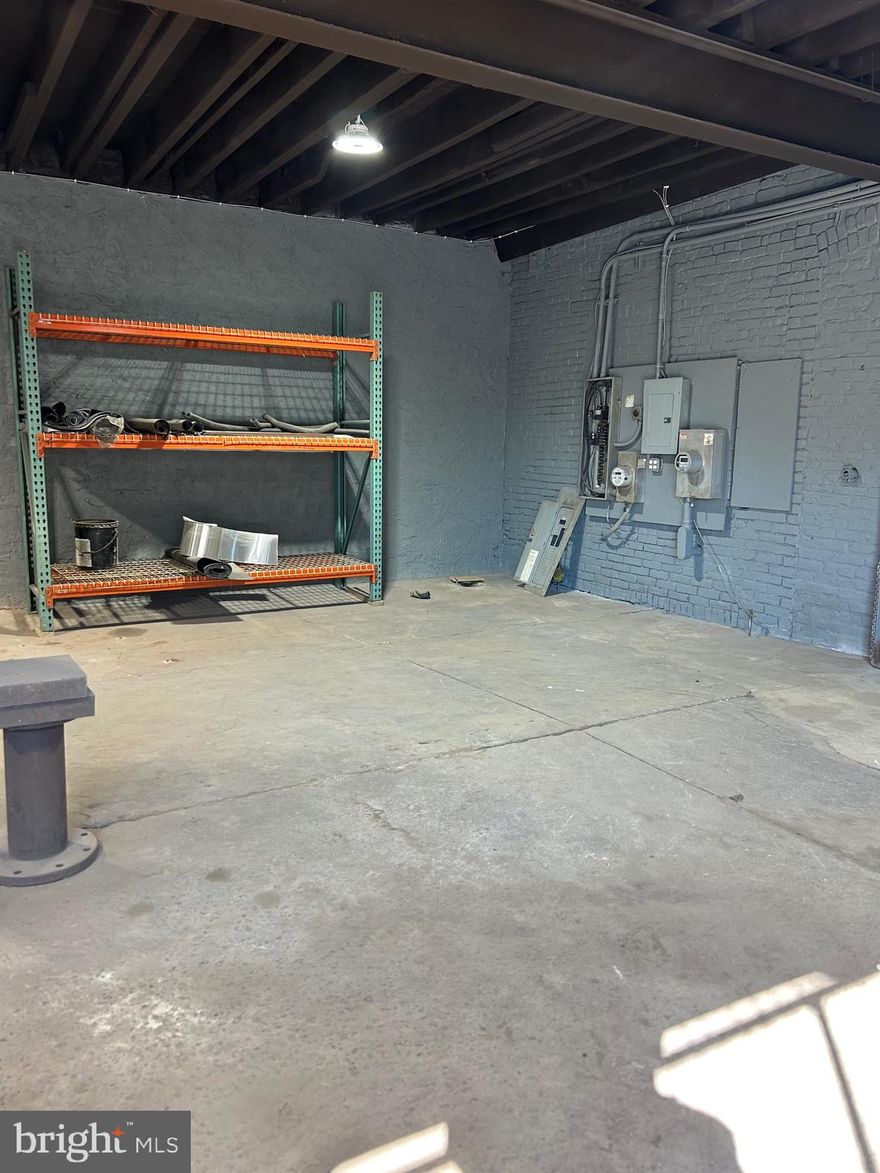 Commercial Dry Storage Space for Rent, Adjacent to Girard Ave. Estimated Interior Dimensions: 29' x 27' (Approx. 783 sq ft), the lot located at 6216 rear a lot is also available for rent. 
Ideal for Contractors looking for dry warehouse storage. Building Type: Stucco construction for durability and security. Looking for drt storage for your business, here it is, Some possible  Business Use:, Electrician Services, HVAC (Heating, Ventilation, and Air Conditioning), Plumbing , Landscaping, Some possible Additional Benefits:  Street Parking with additional parking available along the cross street., Easy Access to the Main Line for convenience. This space provides a convenient and flexible option for a variety of businesses needing secure, dry storage with a possible small loading area. Reach out for more details or to schedule a viewing! tenant responsible for water and electric. Water Usage: Owner covers the first $50.00 in water per month.