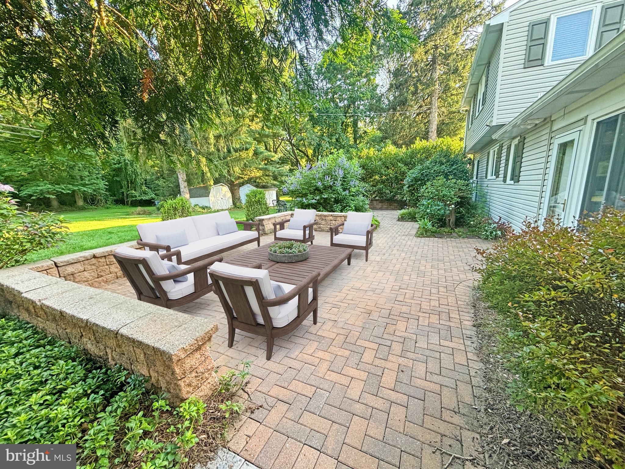 27 GLEN DRIVE