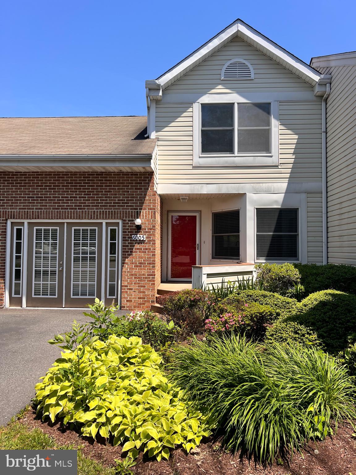 BRIDGEPOINTE - Residential