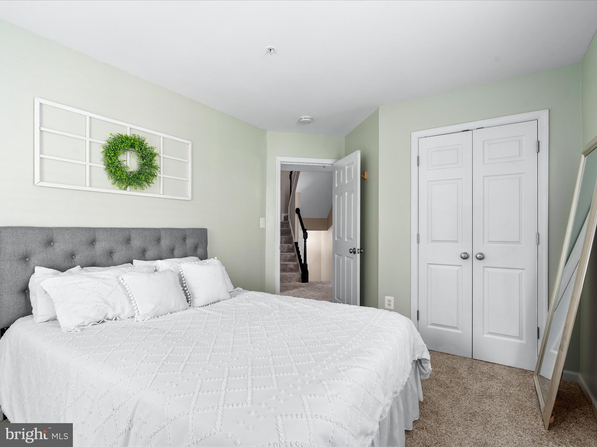 AVINGTON PARK - Residential