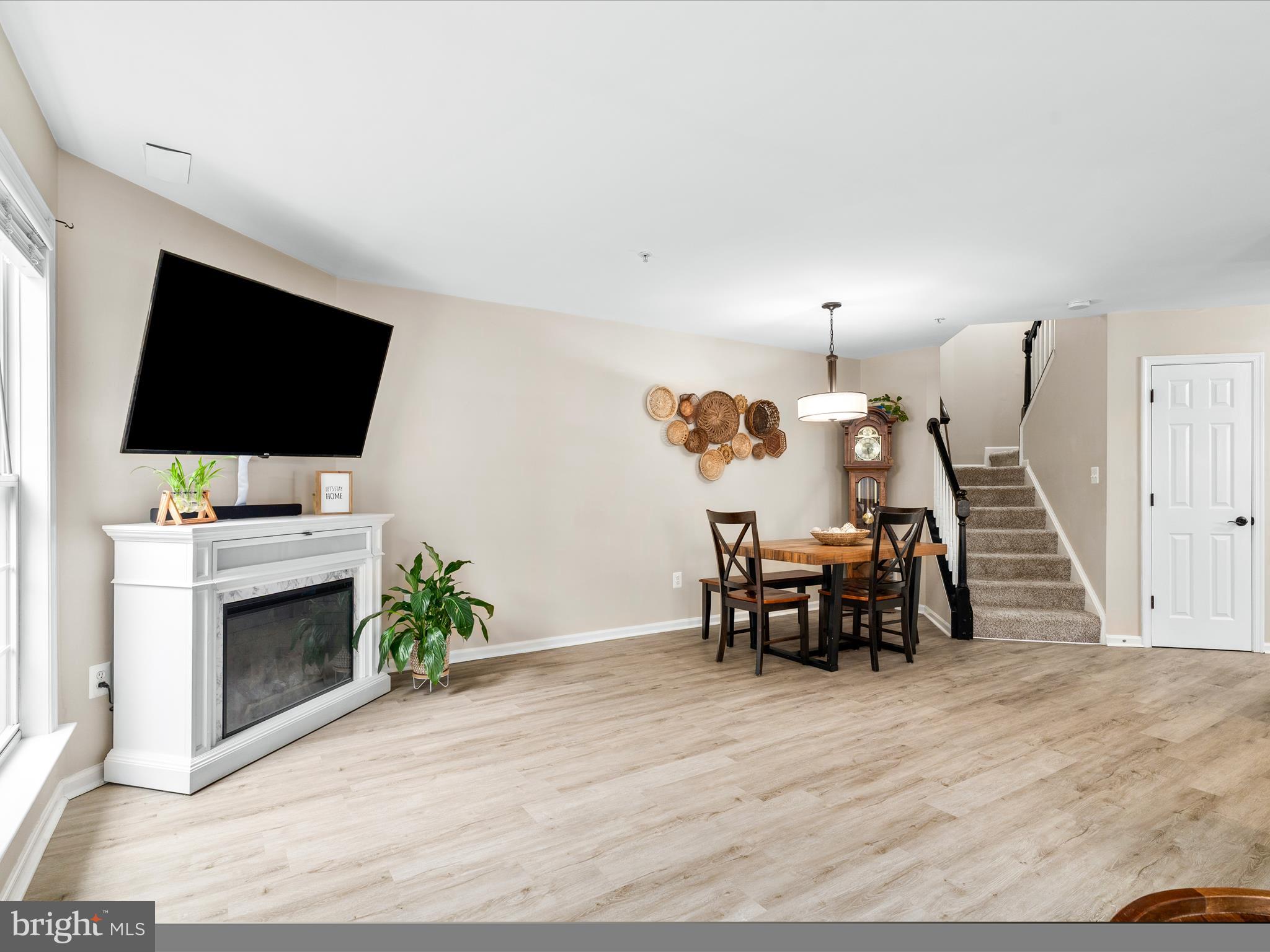 AVINGTON PARK - Residential