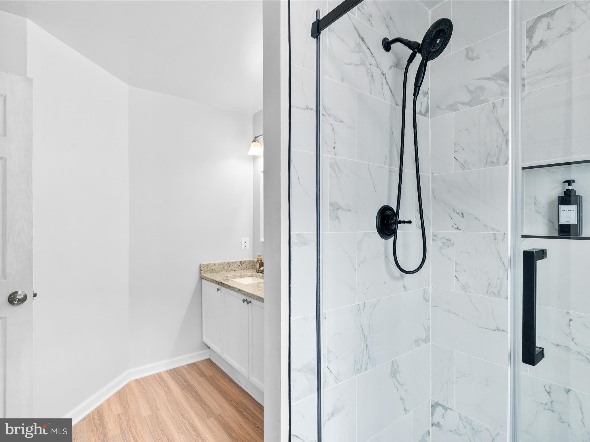 AVINGTON PARK - Residential