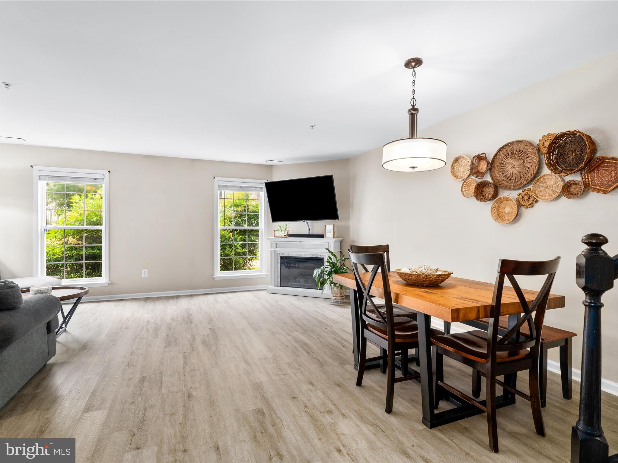 AVINGTON PARK - Residential