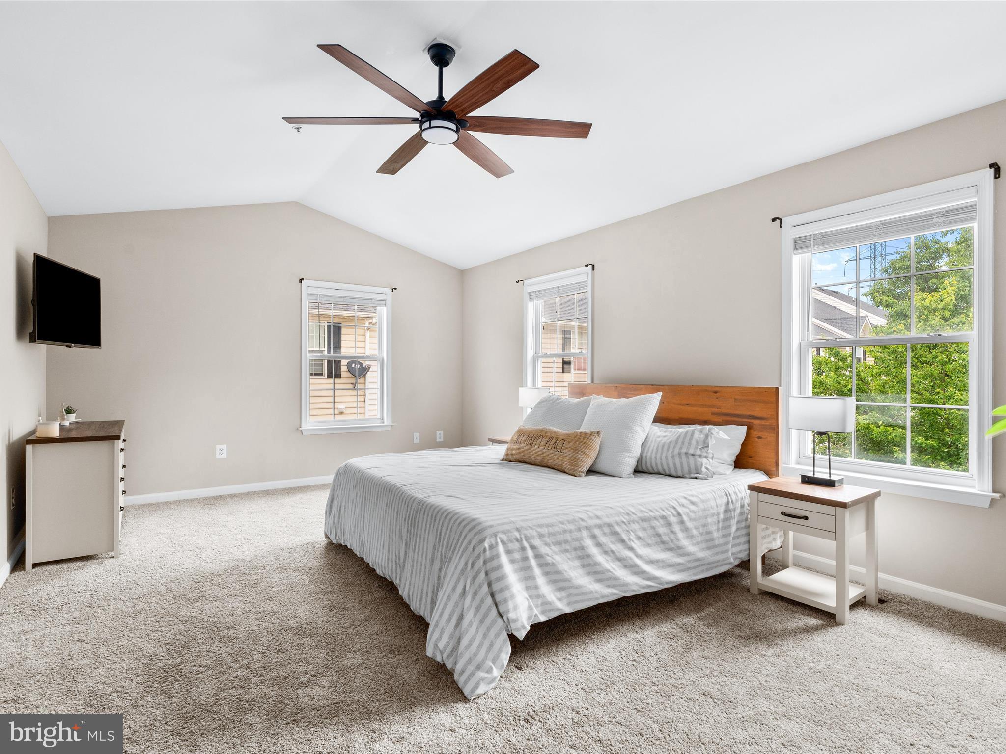 AVINGTON PARK - Residential