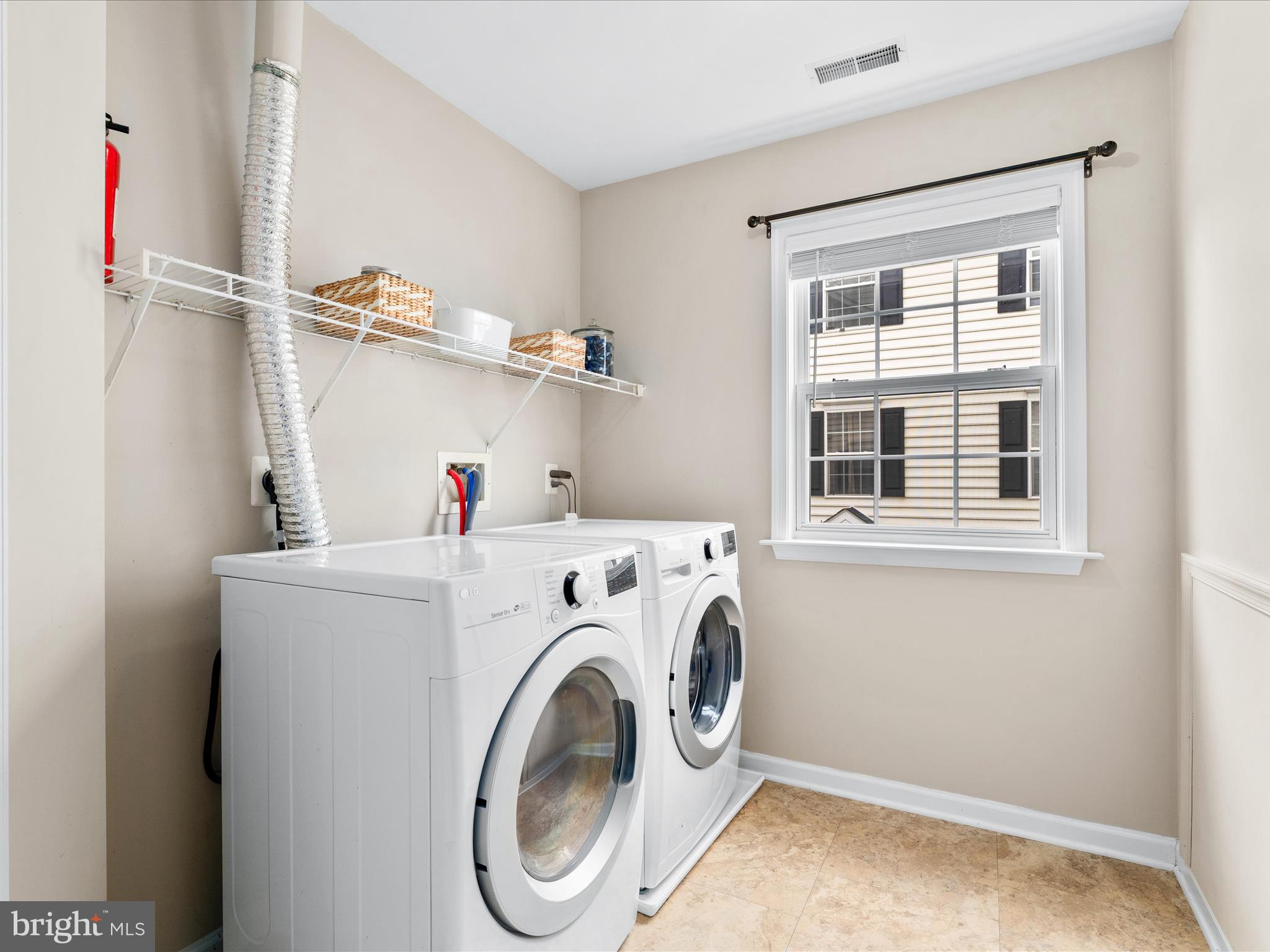 AVINGTON PARK - Residential