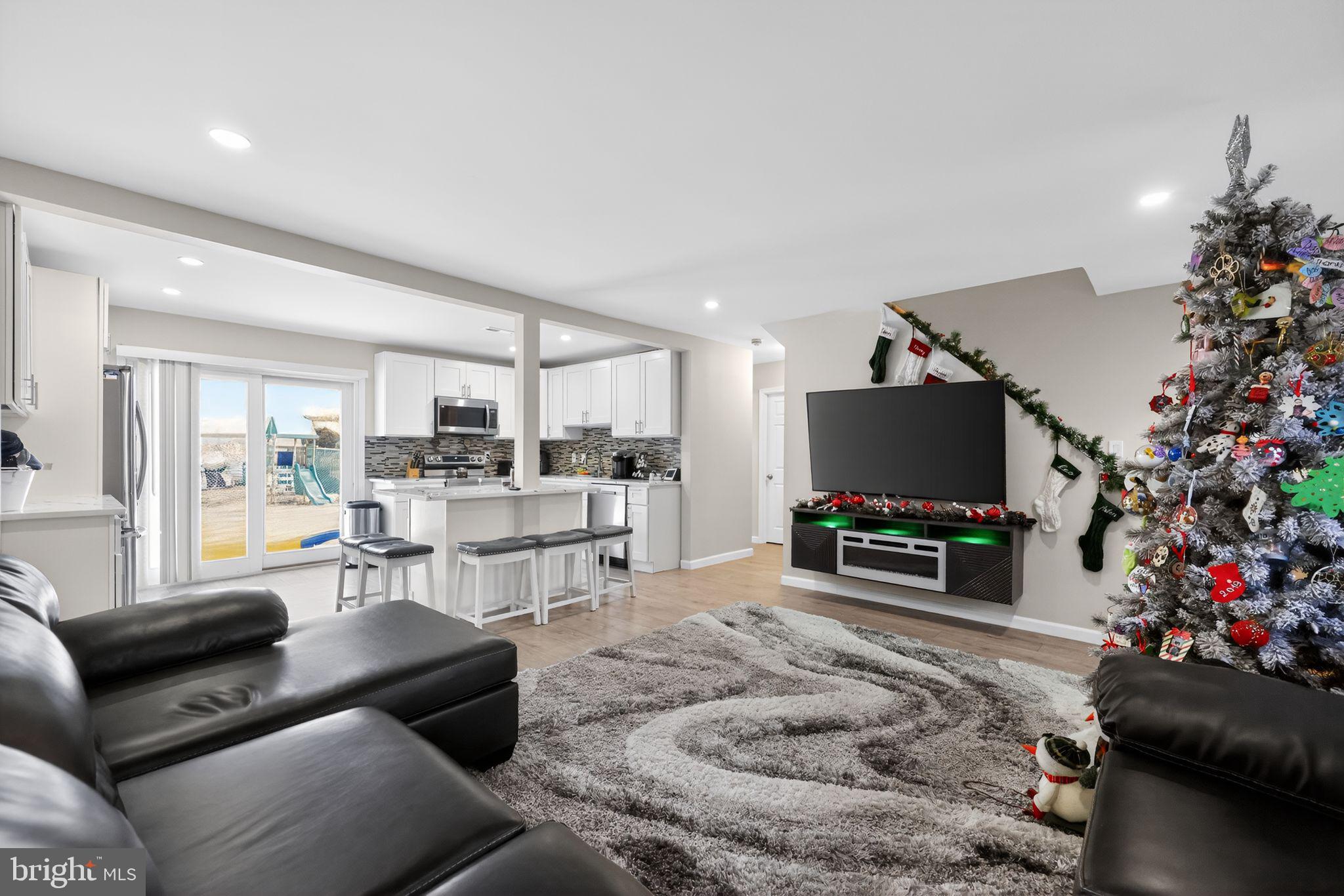 INDIAN CREEK - Residential