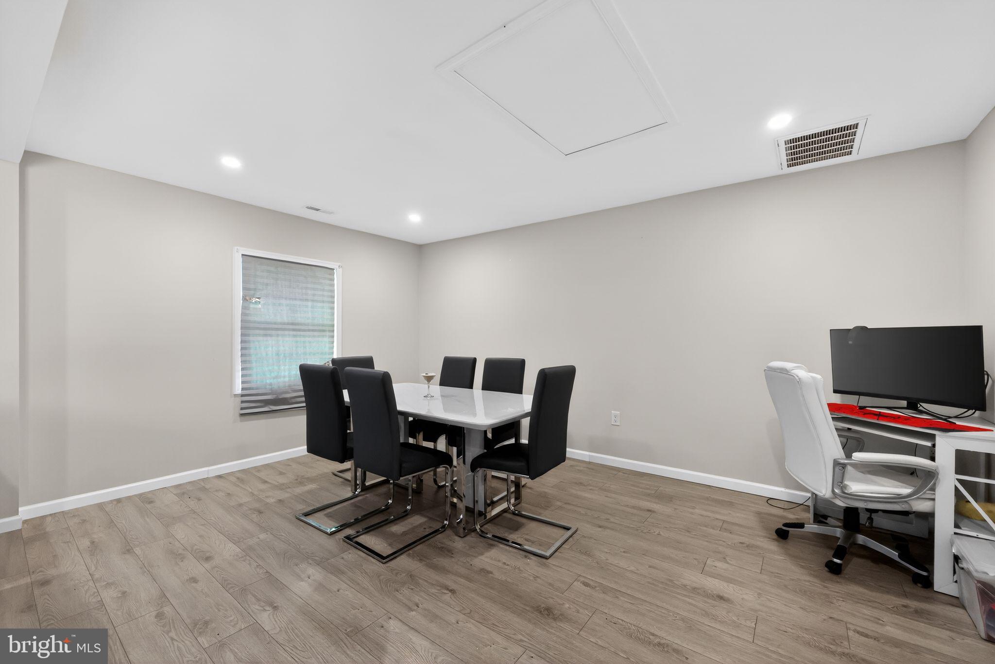 INDIAN CREEK - Residential