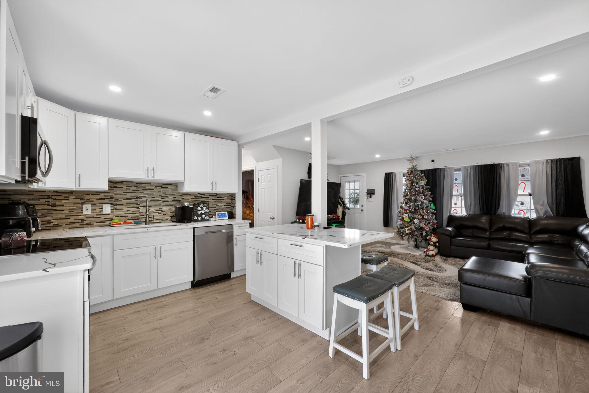 INDIAN CREEK - Residential