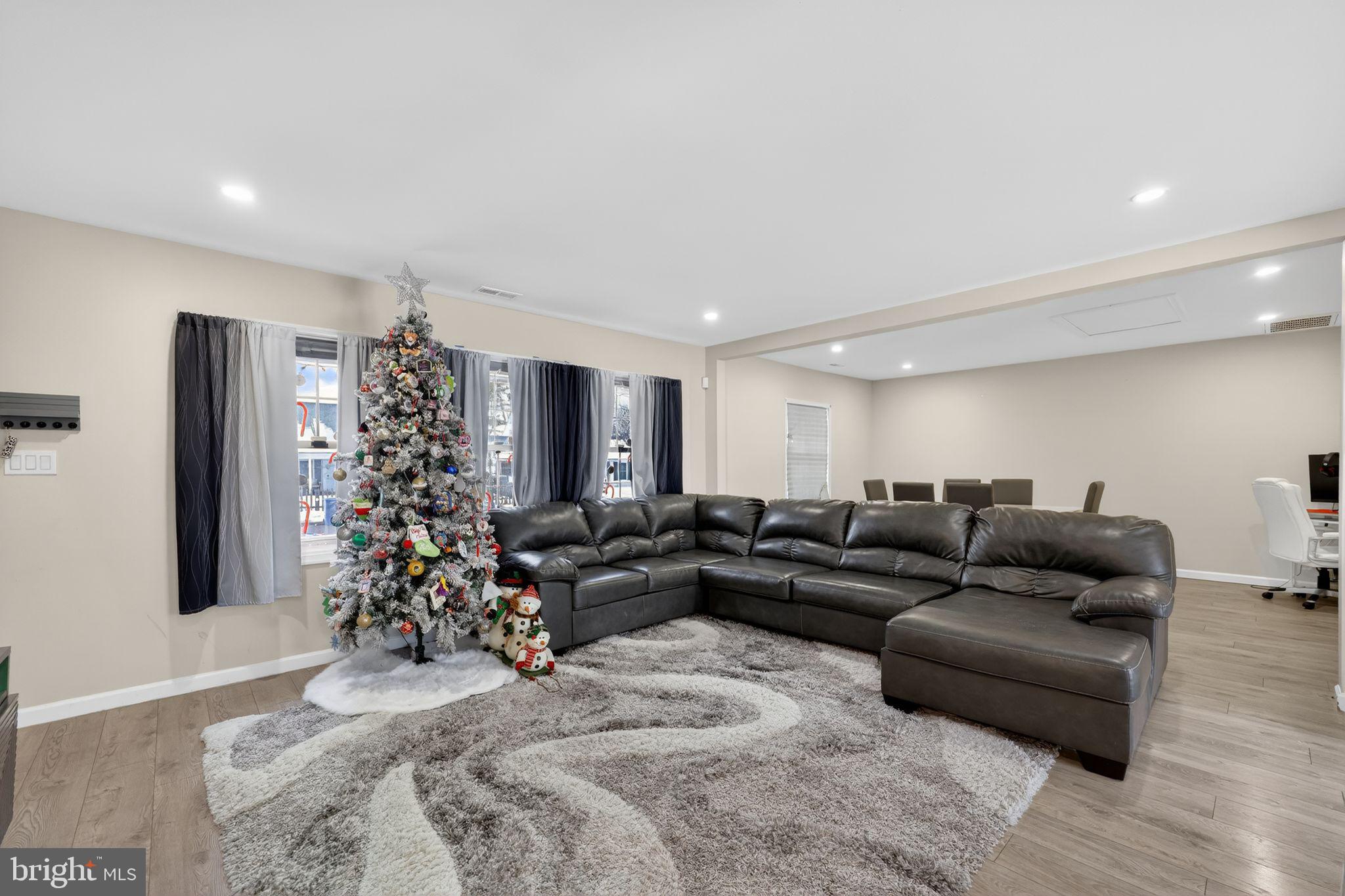 INDIAN CREEK - Residential