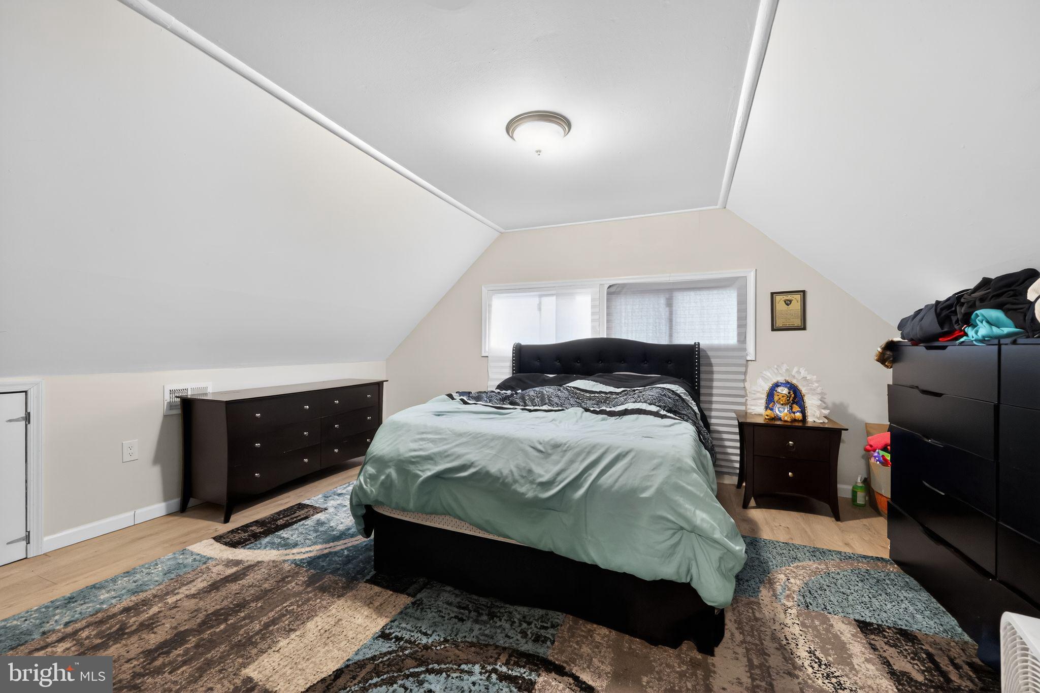 INDIAN CREEK - Residential