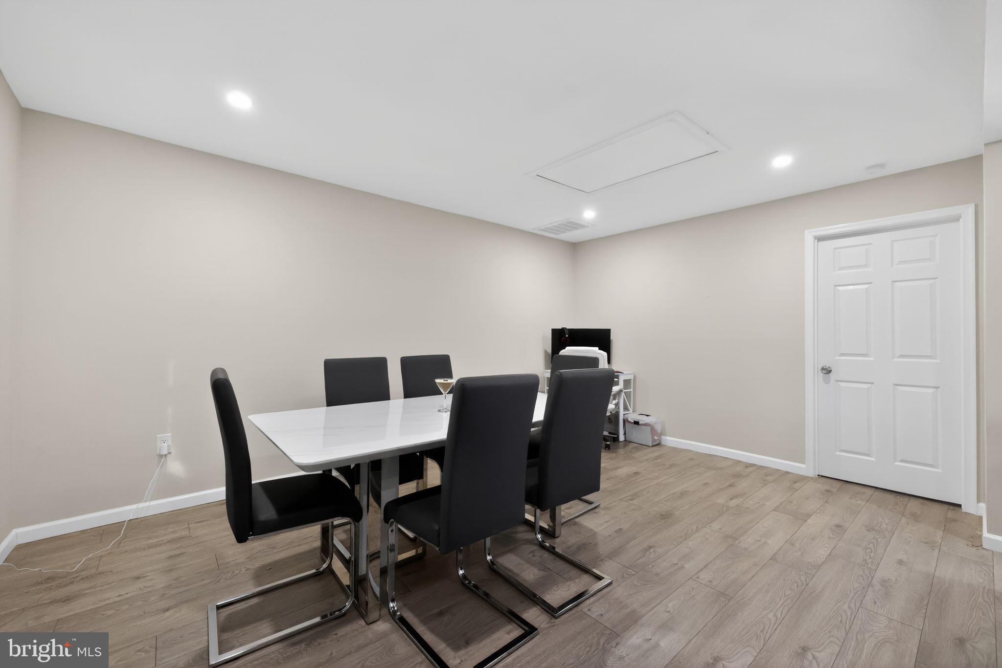 INDIAN CREEK - Residential