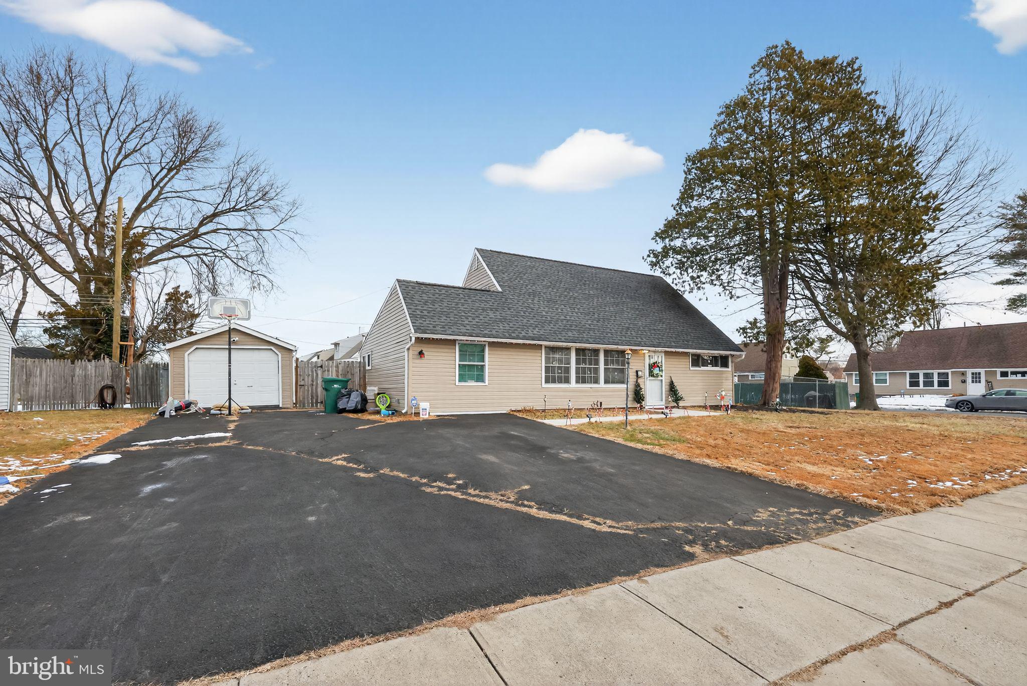 INDIAN CREEK - Residential