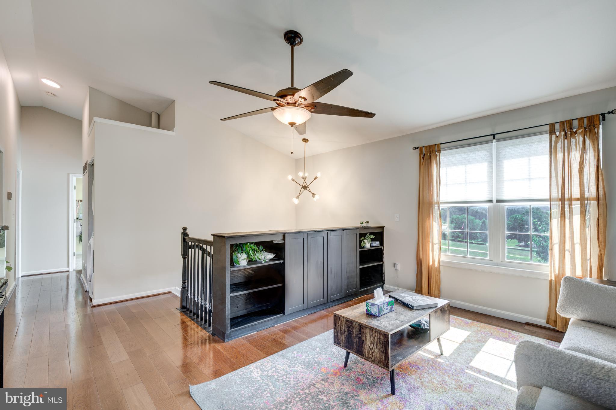 596 FOOTPATH COURT