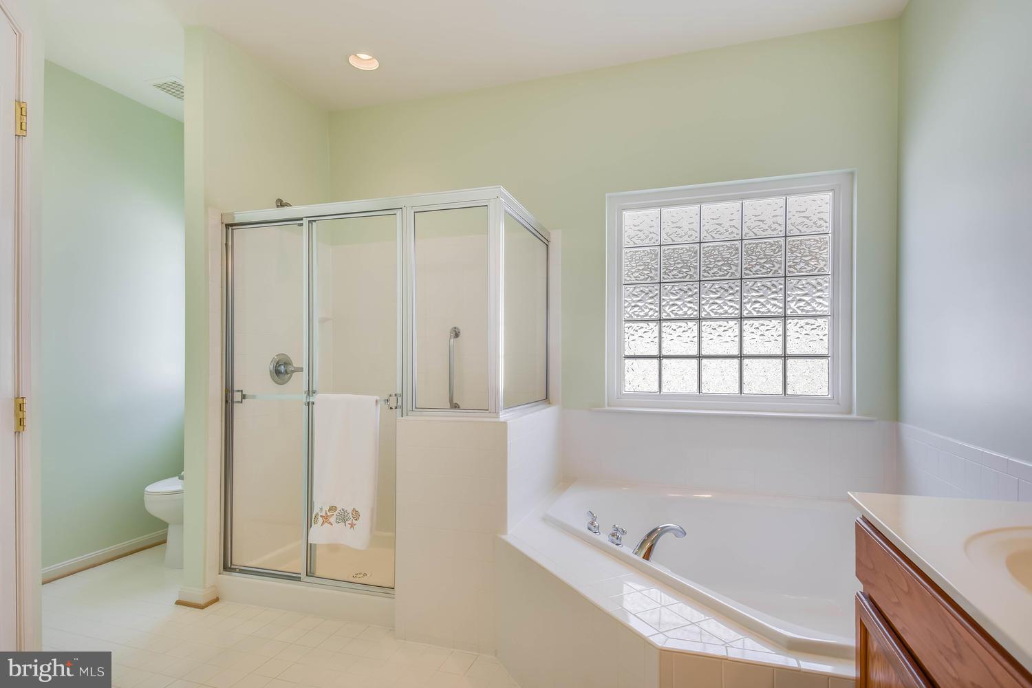 SYMPHONY VILLAGE AT CENTREVILLE - Residential