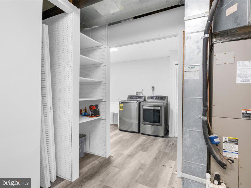 GLENDALE TERRACE - Residential