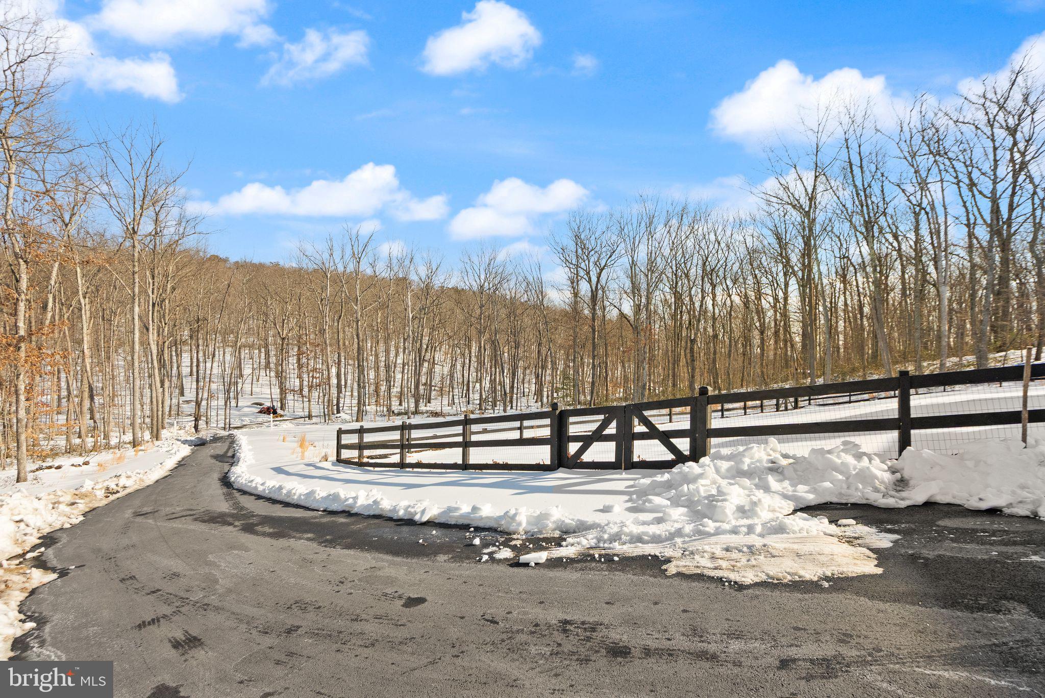 SADDLE RIDGE - Residential