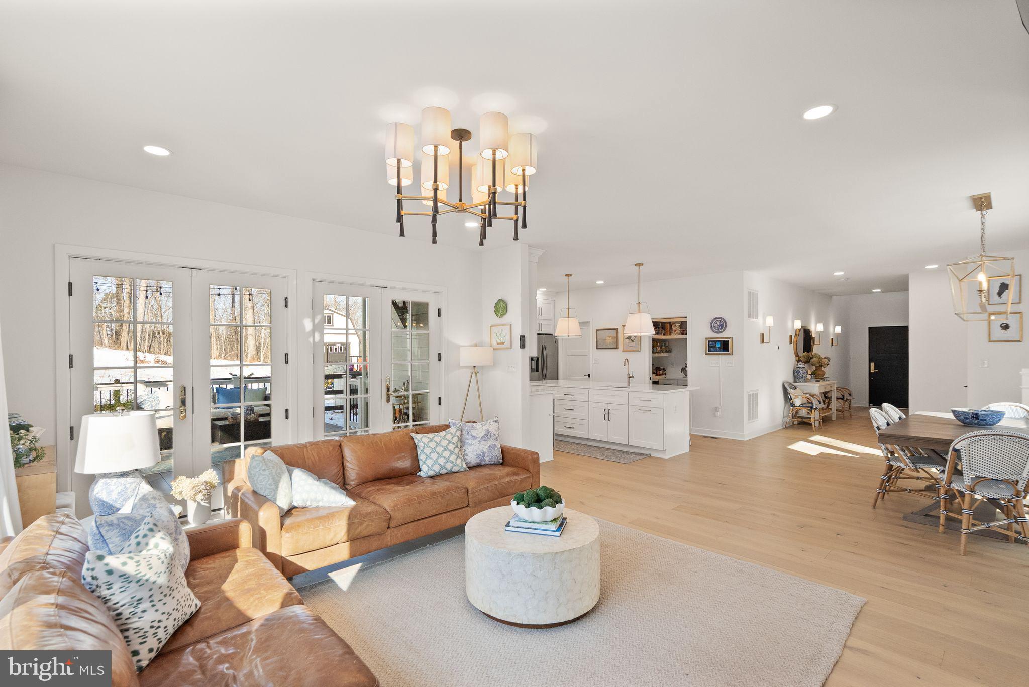 SADDLE RIDGE - Residential