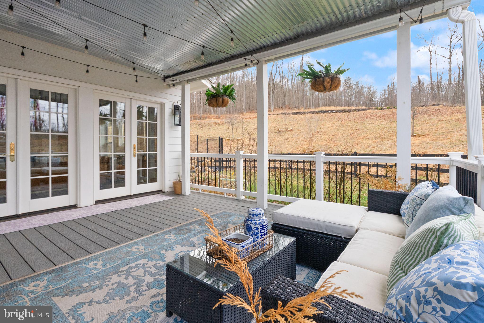 SADDLE RIDGE - Residential