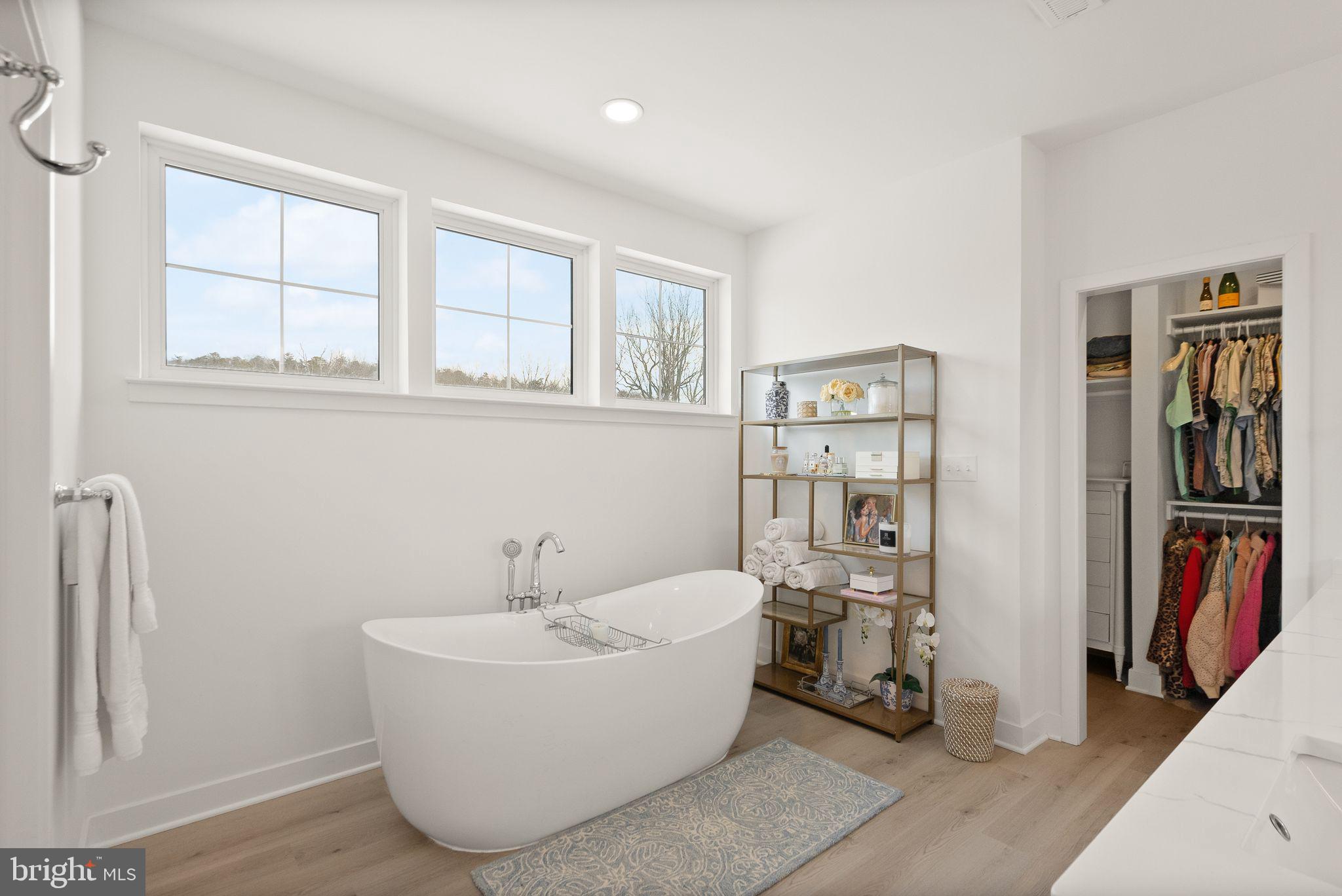 SADDLE RIDGE - Residential