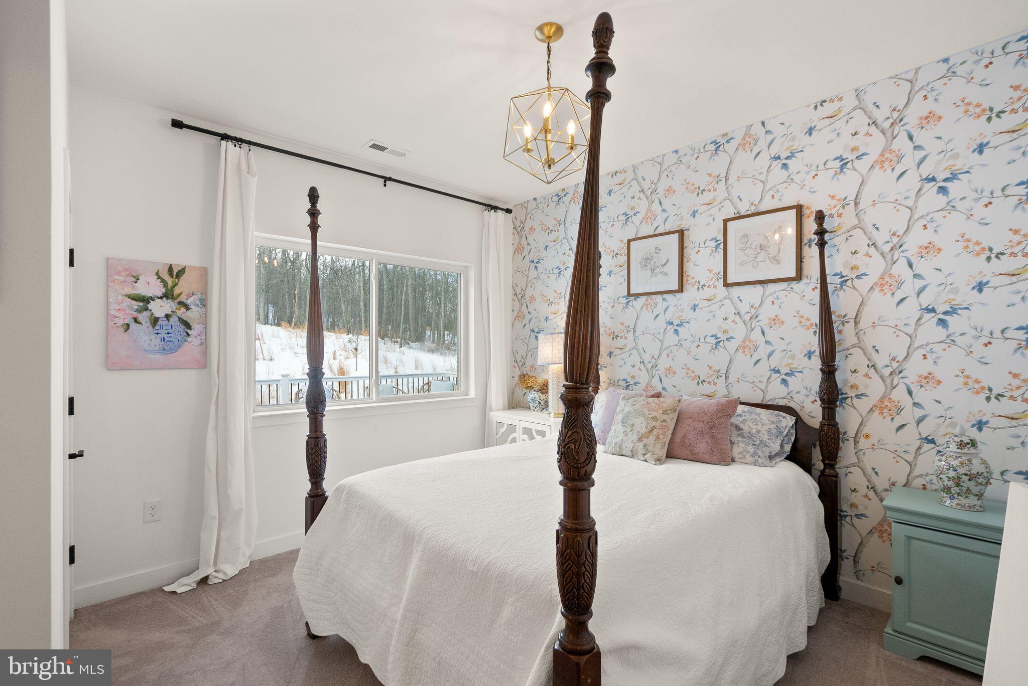 SADDLE RIDGE - Residential